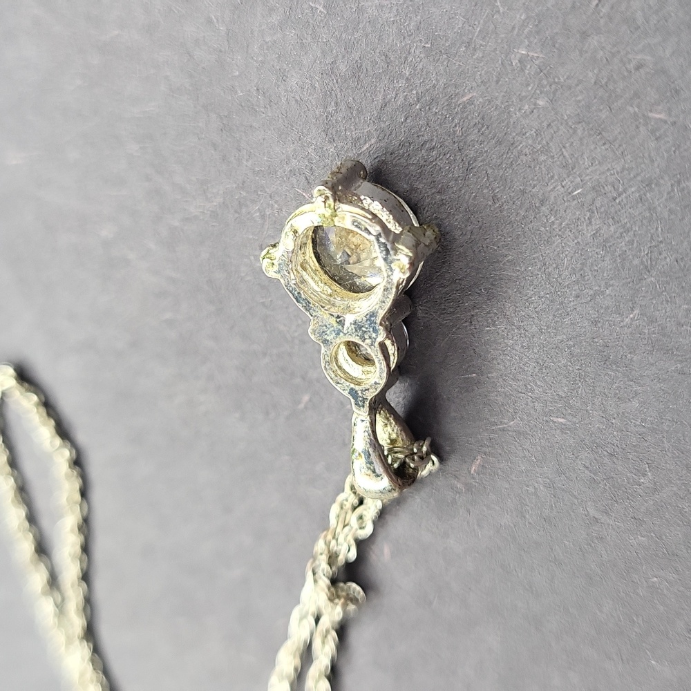 Elegant Silver Pendant Necklace - Picture 2 of 3